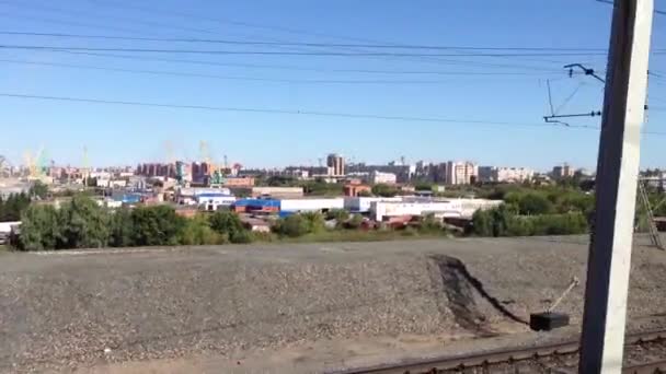 Trans Siberia Ferrocarril Que Pasa Por Una Ciudad Rusia — Vídeo de stock