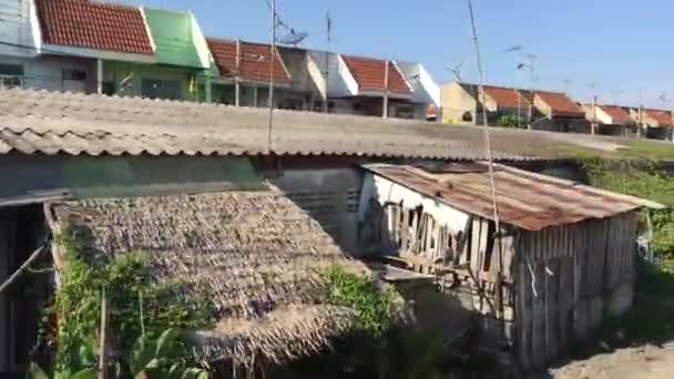 Vista Desde Tren Que Pasa Por Templo Samut Songkhram Tha — Vídeo de stock