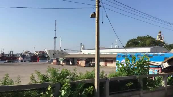 Вид Поезда Самута Сонгкрама Тха Чхве Таиланде — стоковое видео