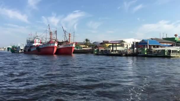 Vertrekken Met Een Veerboot Tha Chalom Thailand — Stockvideo