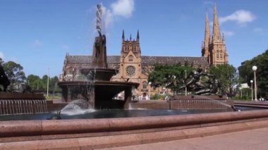 Avustralya, Sydney 'deki Hyde Park' taki St. Mary Katedrali.