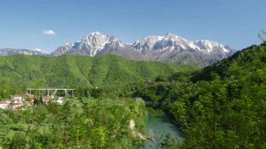 Bosna-Hersek 'in orta kesimindeki Jablanica Neretva nehri ve Jablanica gölünde yer aldı