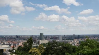 Slaven 'den zaman aşımı Bratislava Slovakya' da bir anıt