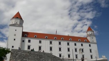 Slovakya 'daki Bratislava Kalesi' nden zaman aşımı