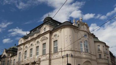 Şehir merkezindeki Bratislava Slovakya mimarisinden zaman aşımı