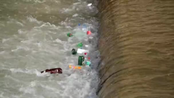 Plastikverschmutzung Fluss Miljacka Sarajevo — Stockvideo