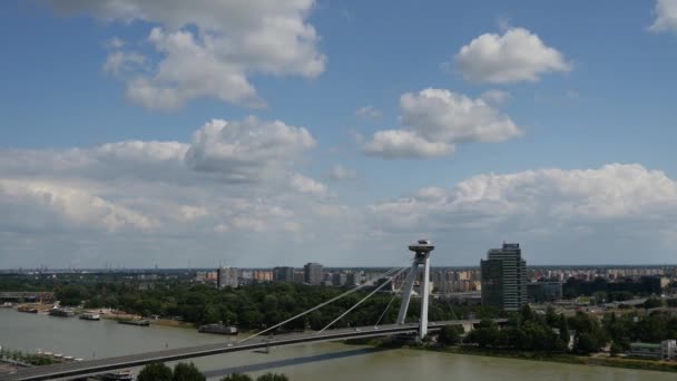 Zeitraffer Von Der Most Snp Oder Ufo Brücke Bratislava Slowakei — Stockvideo