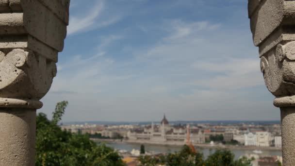 Tarik Fokus Dari Fisherman Bastion Budapest — Stok Video