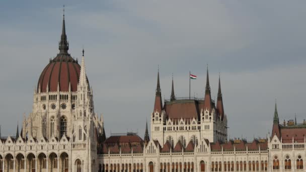 Dekat Gedung Parlemen Hungaria Bank Danube Budapest Hungaria — Stok Video