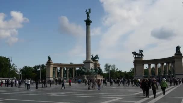 Time Lapse Crowd Heroes Square Budapest — Stock Video