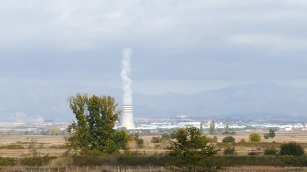 Usine Avec Fumée Dans Zone Industrielle Komotini Grèce — Video