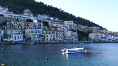 Githio Yunanistan 'daki bulvar.