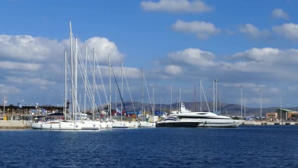 Zeilboten Moderne Schepen Haven Van Lavrio Een Stad Het Zuidoosten — Stockvideo