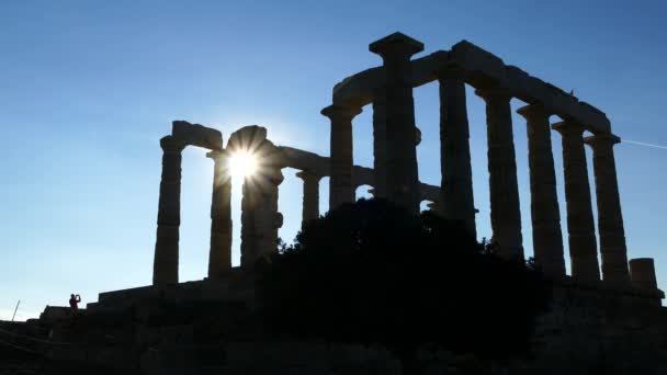 Zonneschijn Door Tempel Van Poseidon Bij Cape Sounio Griekenland — Stockvideo