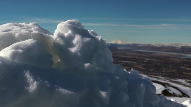 Deslizamento Neve Foco Para Vista Montanha Islândia — Vídeo de Stock