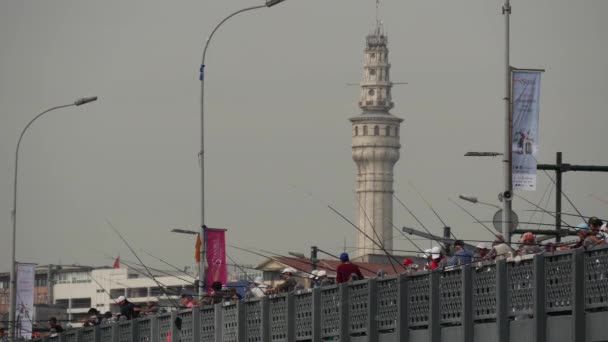 Fishermen Galata Bridge Istanbul Turkey — Stock Video