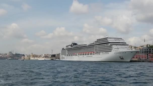 Cruiseschepen Bij Golden Horn Bank Istanbul Turkije — Stockvideo