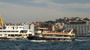 Altın Boynuz 'daki gemilerden İstanbul' daki Sultan Ahmed Camii 'ne kadar Pan