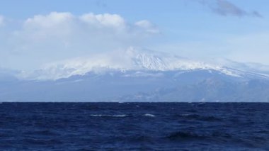 Etna Dağı Sicilya 'da Lazzaro' dan görüldü
