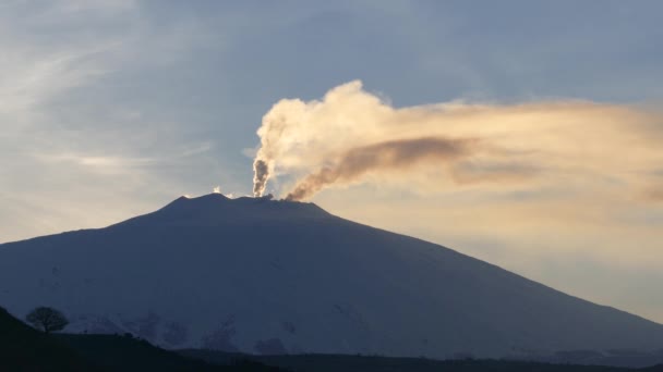 Etna Aktiv Stratovulkan Siciliens Östkust Solnedgången — Stockvideo