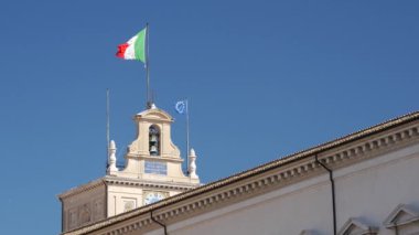 İtalyan Bayrağıyla Quirinal Sarayı