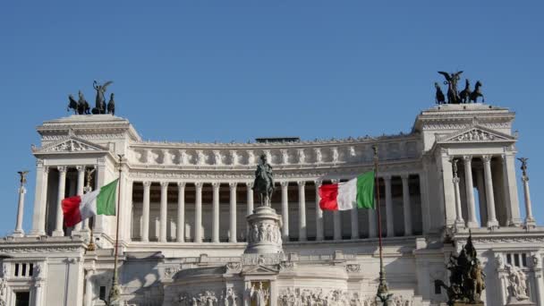 Italiaanse Vlaggen Het Altare Della Patria Rome — Stockvideo