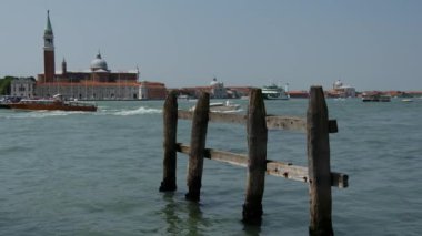 Venedik İtalya 'daki Bacino S. Marco kanalında tekneler.