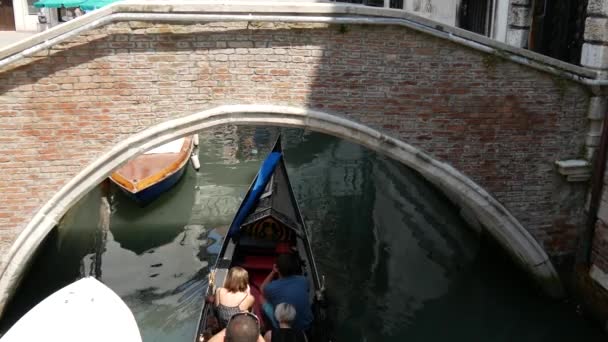 Tilt Gondola Canal Bridge Venice Włochy — Wideo stockowe