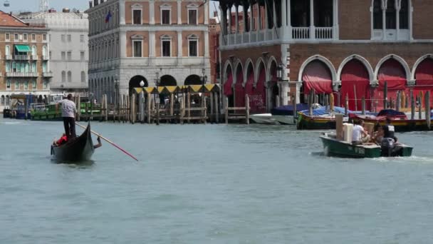 Gondola Large Canal Venice Italy — Stock Video