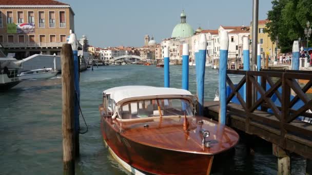 Taxi Acuático Muelle Del Canal Grande Venecia Italia — Vídeos de Stock