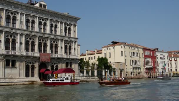 Taxi Acuático Pasando Por Casino Venecia Italia — Vídeos de Stock