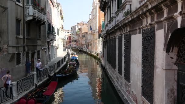 Gondelas Kanal Venedig Italien — Stockvideo