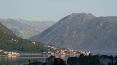 Karadağ 'da sabah Kotor Körfezi