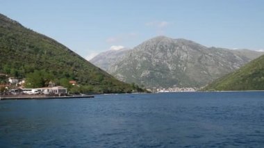 Karadağ 'daki Kotor Körfezi' nde feribot nakli