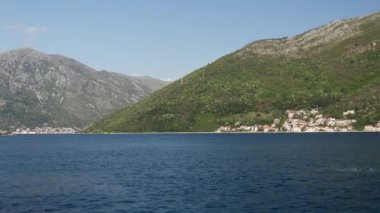 Karadağ 'daki Kotor Körfezi' nde feribot nakli