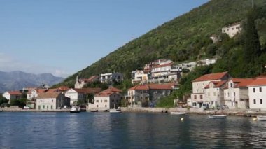 Karadağ 'ın Kotor Körfezi' ndeki feribottan görüntüler