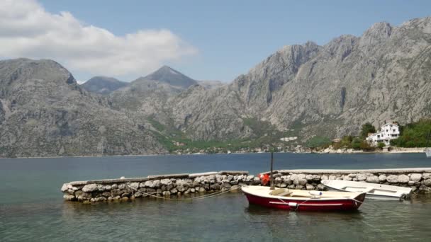 Σκάφη Μικρό Λιμάνι Στο Kotor Bay Montenegro — Αρχείο Βίντεο