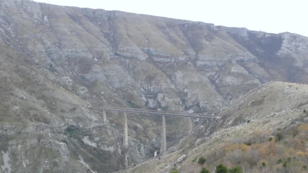 Viaducto Mala Rijeka Viaducto Ferrocarril Belgrado Bar Montenegro — Vídeos de Stock