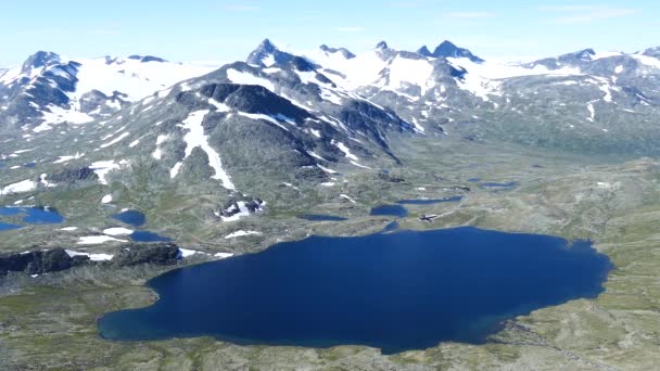 See Mit Schneebedeckten Bergen Jotunheimen Nationalpark Norwegen — Stockvideo