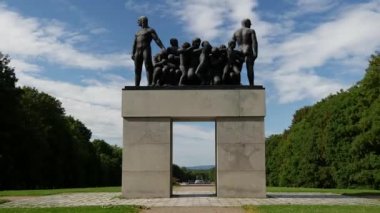 Vigeland heykel parkındaki heykel Oslo Norveç 'te zaman aşımı