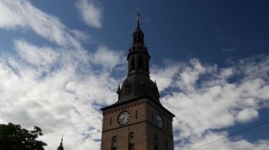 Norveç 'teki Oslo Katedrali' nden aşağı eğil.
