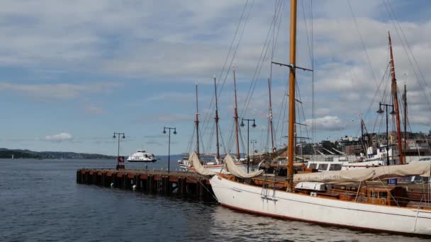 Κλασικά Ιστιοφόρα Στο Λιμάνι Του Όσλο Της Νορβηγίας — Αρχείο Βίντεο