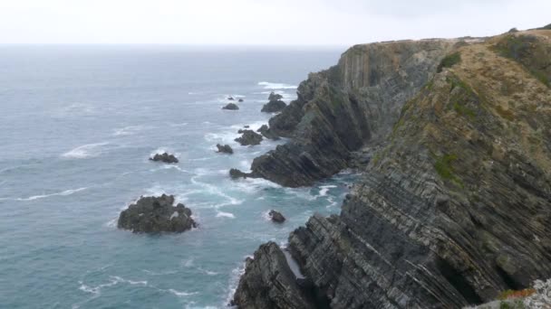 南西部のプライア クレレイザオ周辺の崖 Alentejo Vicentine Coast Natural Park Portugal — ストック動画
