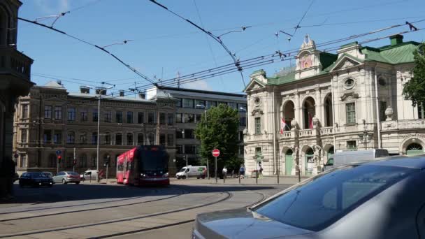 Eléctrico Outro Tráfego Cidade Velha Riga Letónia — Vídeo de Stock