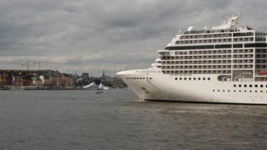 MSC Cruise gemisinden Pan Stockholm İsveç 'ten ayrılıyor.