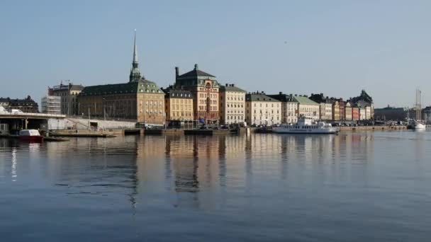 Tijdsverloop Van Djurgarden Veerboot Die Morgens Aankomt Gamla Stan Oude — Stockvideo