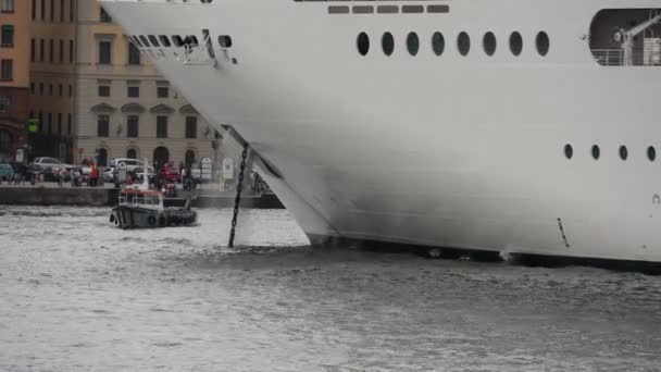 Het Anker Van Het Msc Cruiseschip Hijsen Stockholm Zweden — Stockvideo