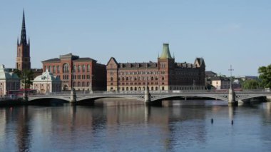 İsveç 'teki Riddarholm Kilisesi ve Vasabron Köprüsü.