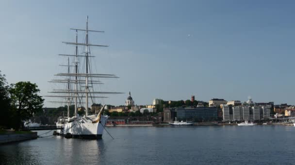 Stockholm Sveç Merkezindeki Skeppsholmen Adasının Batı Kıyısındaki Chapman — Stok video