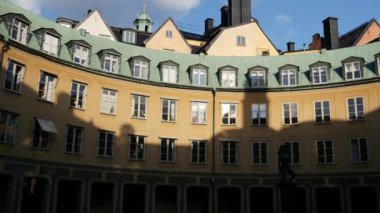 Gamla Stan Old Town Stockholm 'deki evlerden eğilim